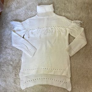 White turtle neck sweater